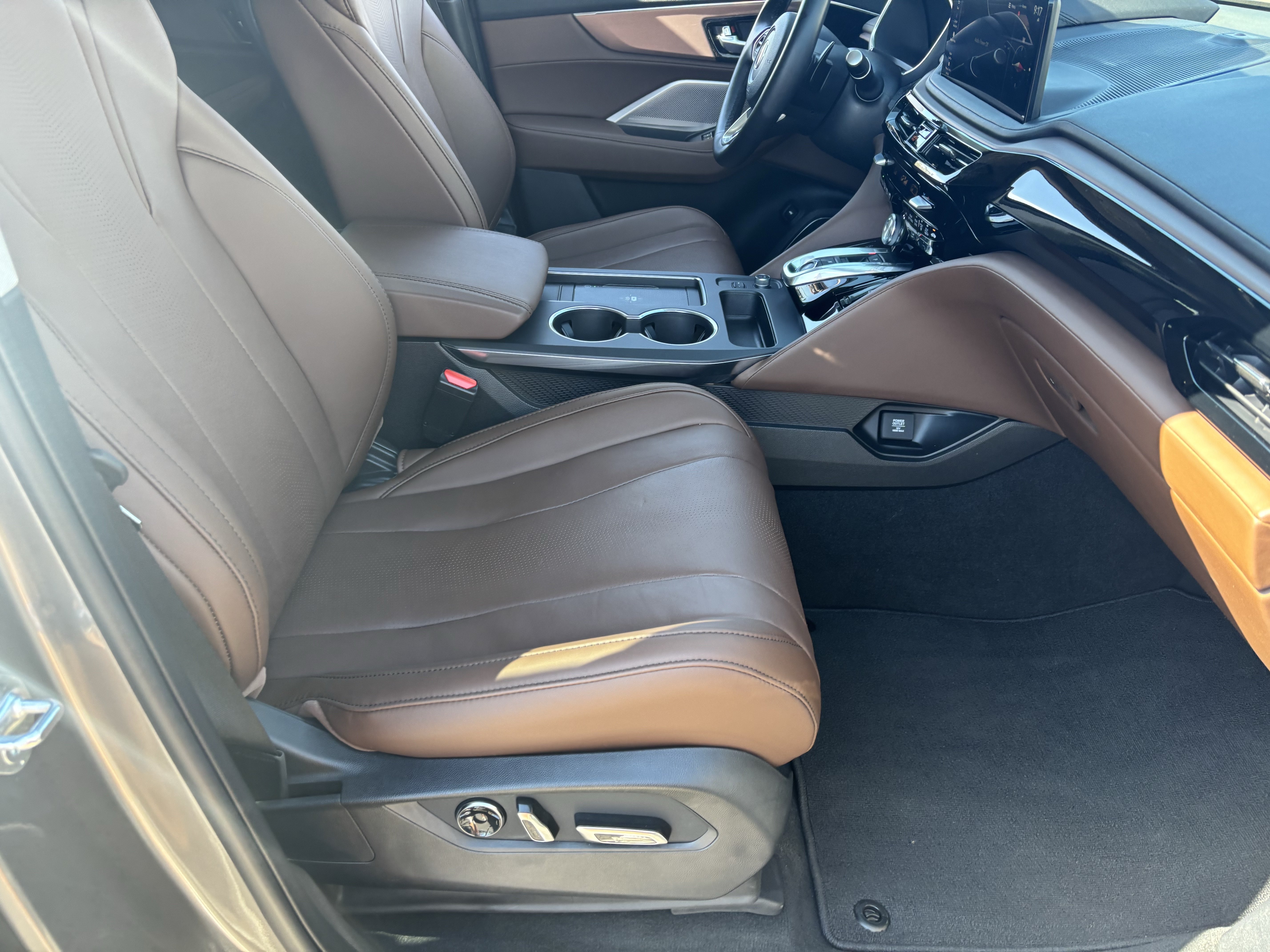Used 2025 Gray Acura w/Technology Package image 10