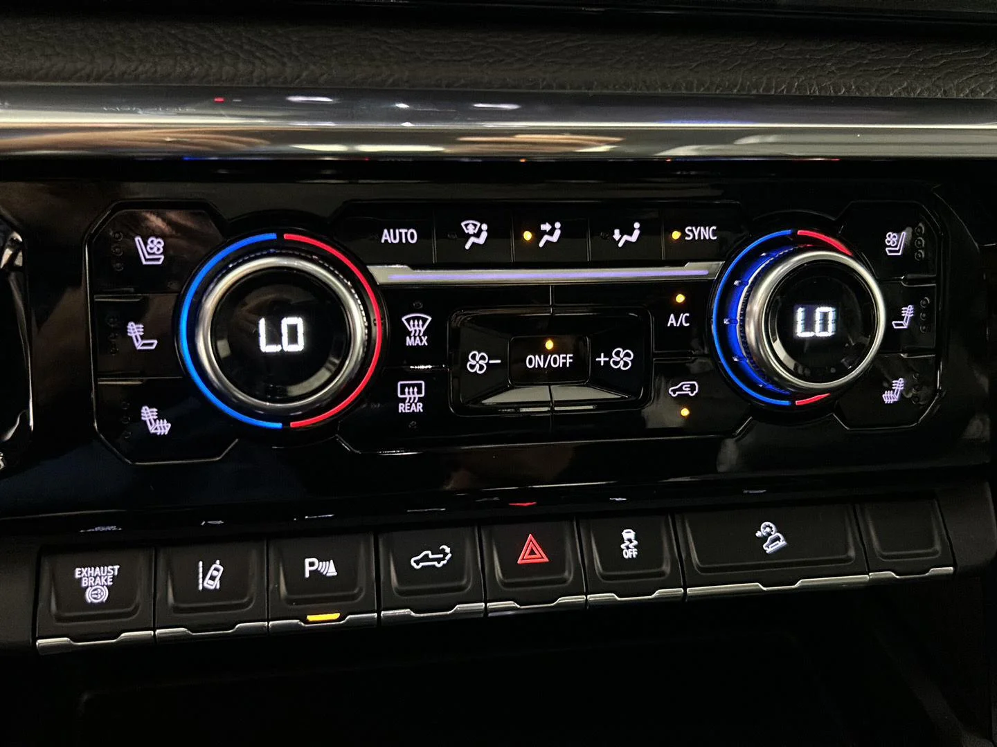 Used 2024 Downpour Metallic GMC Denali image 20