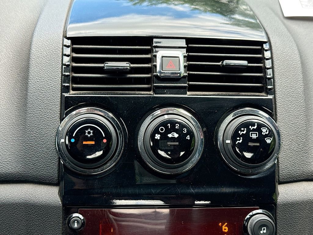 Used 2007 Midnight Blue Saturn Base image 16