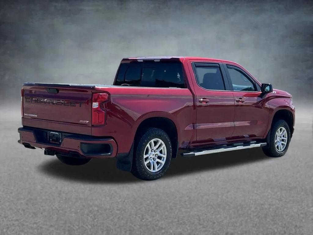 Used 2020 CAJUN RED TINTCOAT Chevrolet RST image 5