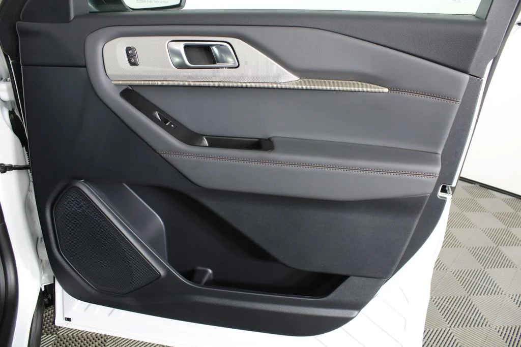 2026 Ford Explorer Active - Photo 10