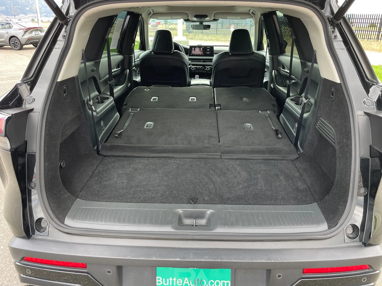 Used 2025 Mineral Black INFINITI LUXE image 9