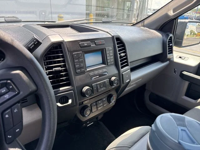 Used 2015 Magnetic Metallic Ford XL image 10