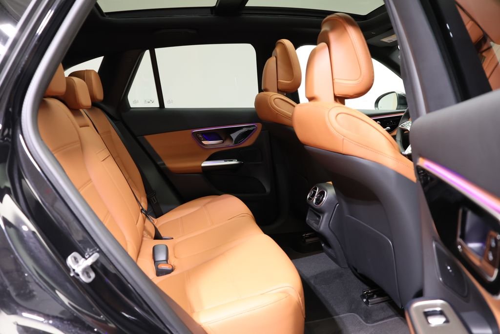 Used 2026 Obsidian Black Metallic Mercedes-Benz GLC 300 image 52