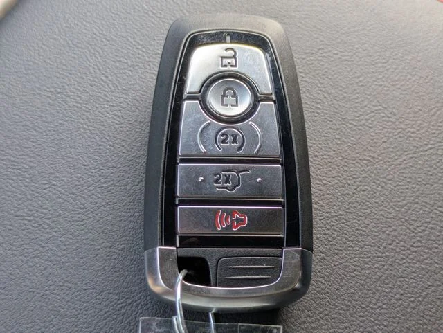 New 2026 Star White Metallic Tri-Coat Ford ST-Line image 29