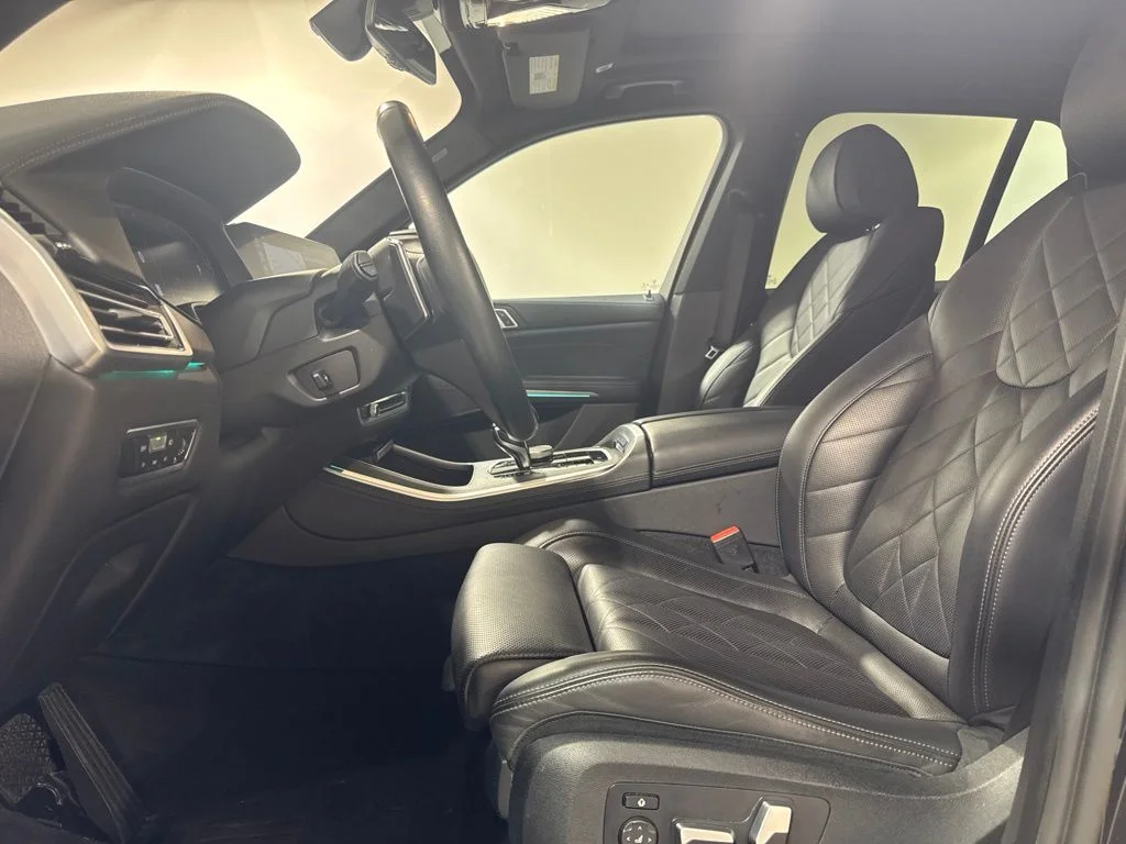 Used 2023 Jet Black BMW xDrive40i image 19