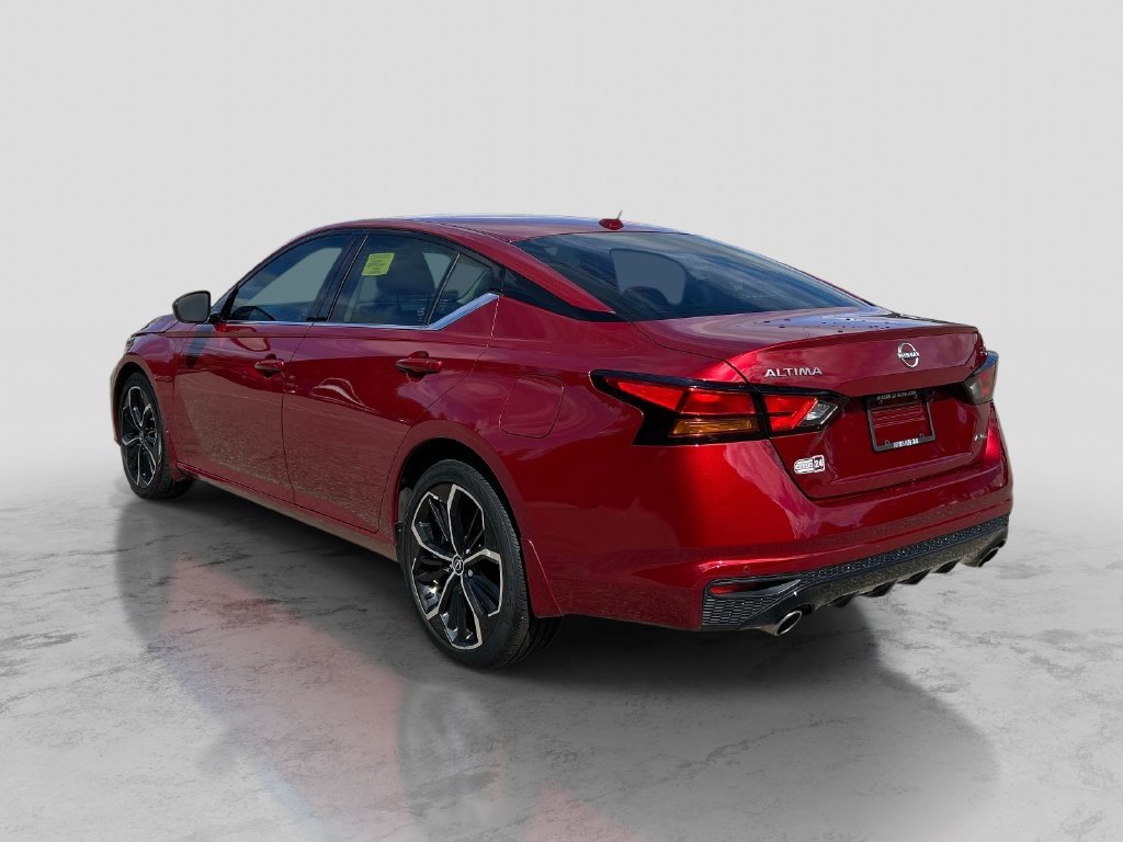 Used 2024 Red Nissan 2.5 SR image 3