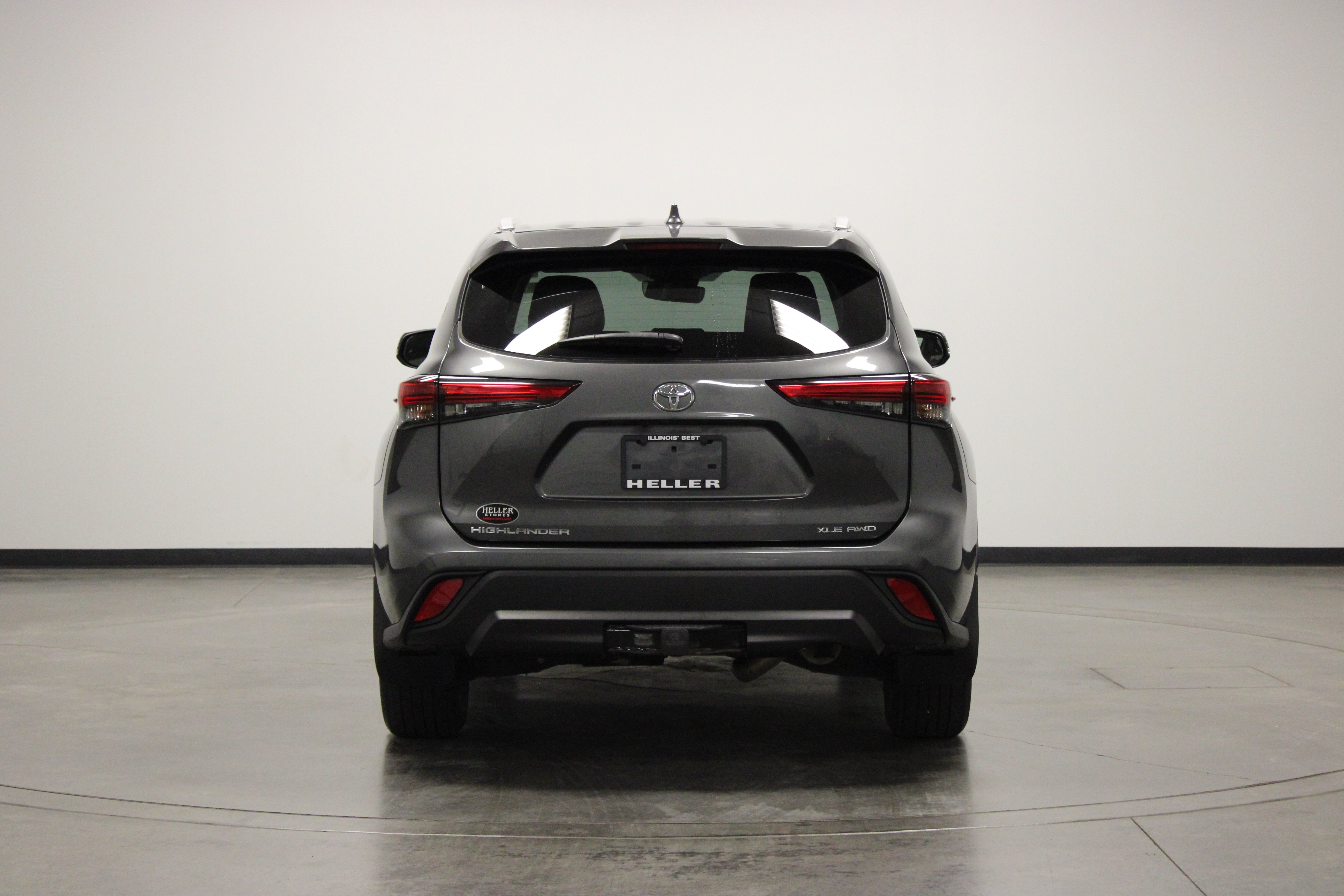 Used 2022 Magnetic Gray Metallic Toyota XLE image 7