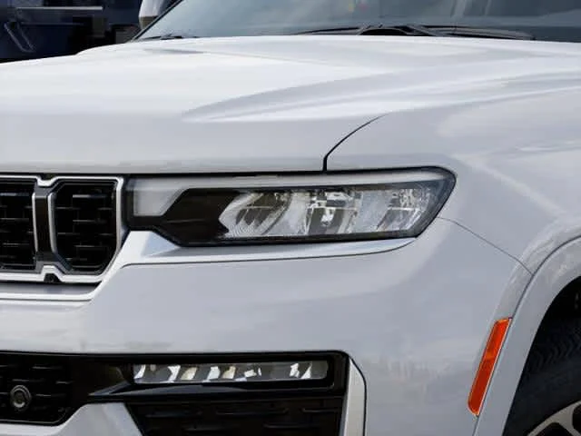 New 2026 Bright White Clear-Coat Exterior Paint Jeep Summit image 27