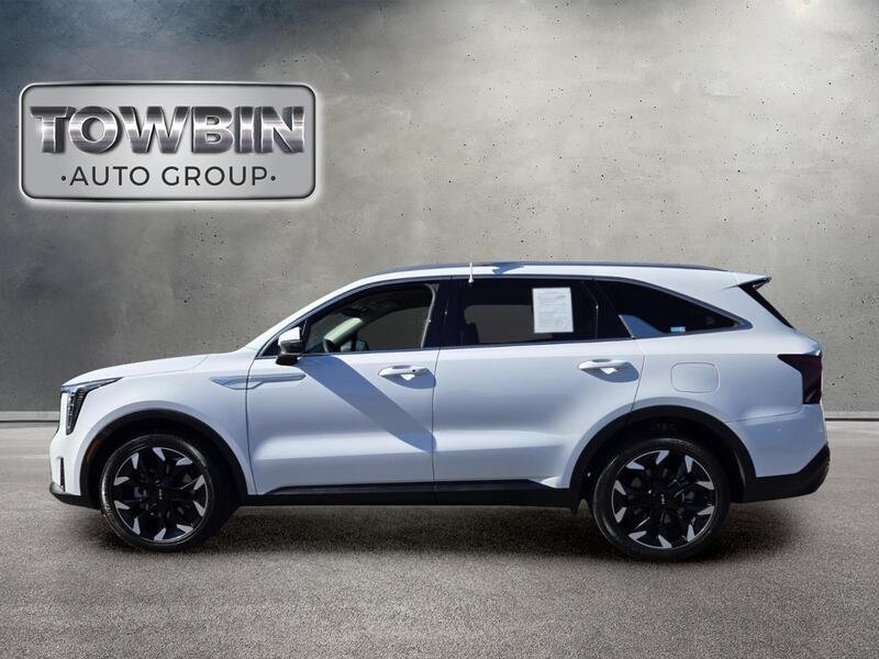 Used 2025 White Kia EX image 8