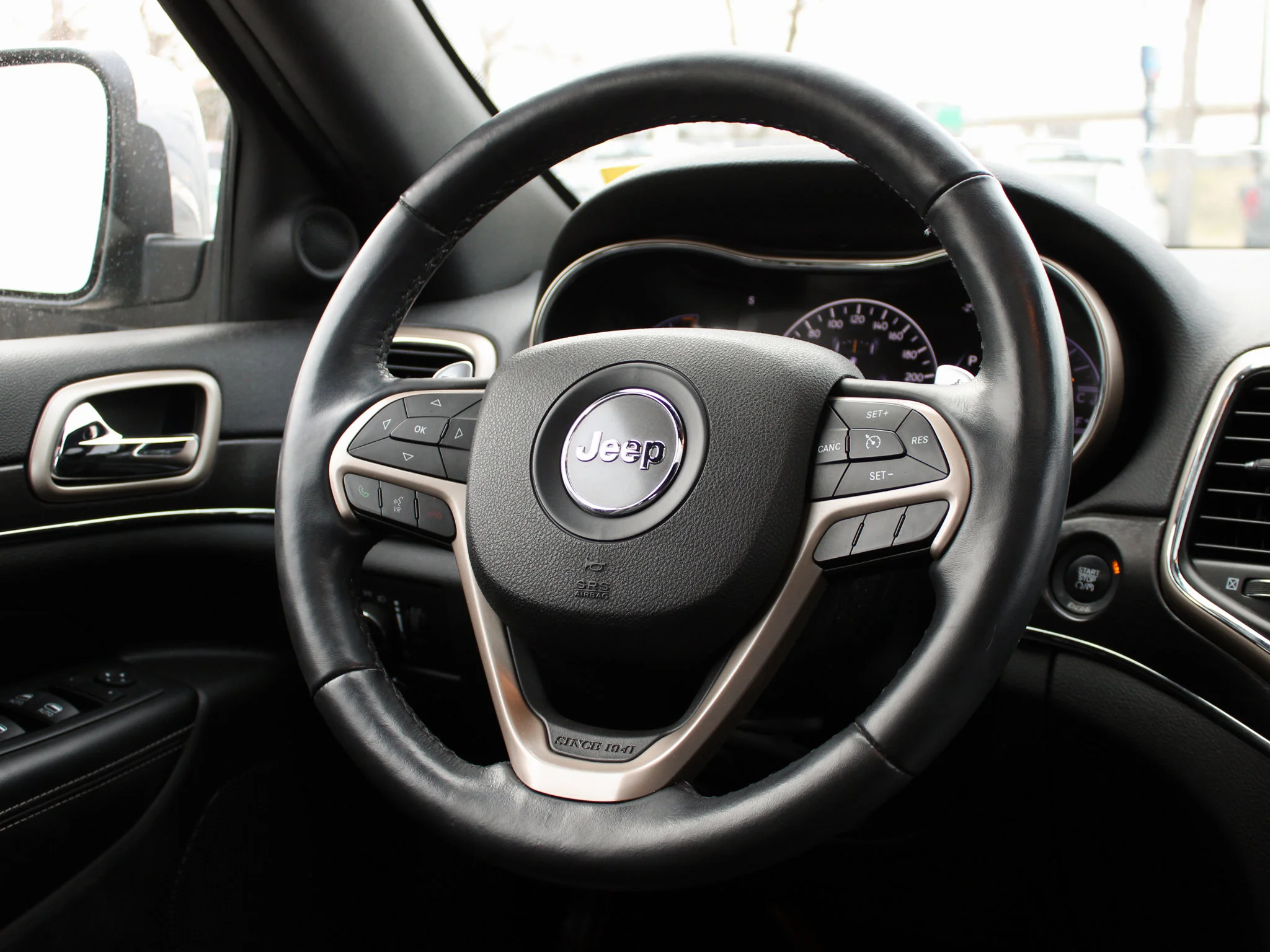 Used 2015 Grey Jeep Limited * Mechanic Special | Heated Seats | Navigation | Remote Start | V6 image 5