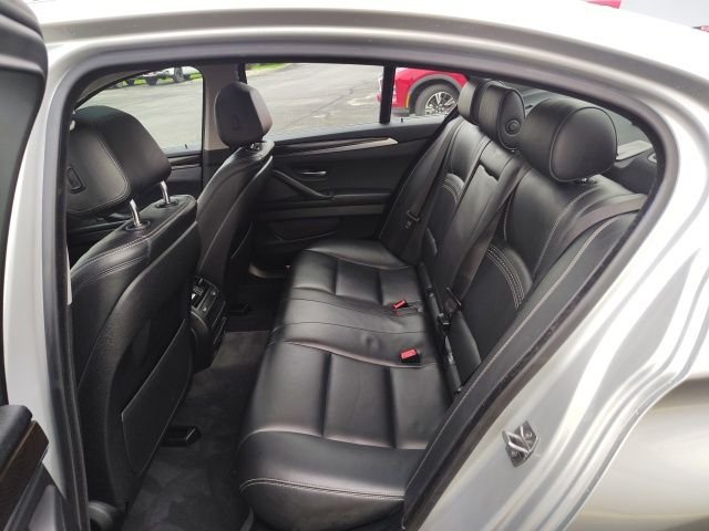 Used 2015 Silver BMW 528i xDrive image 25