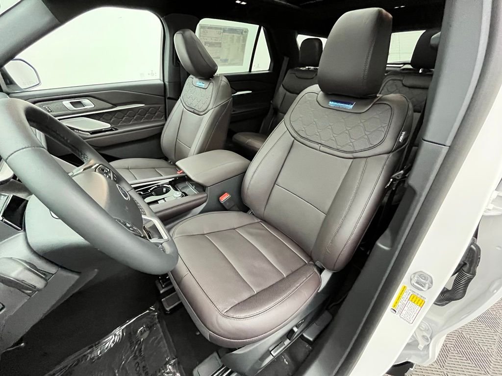 New 2026 White Ford Platinum image 22