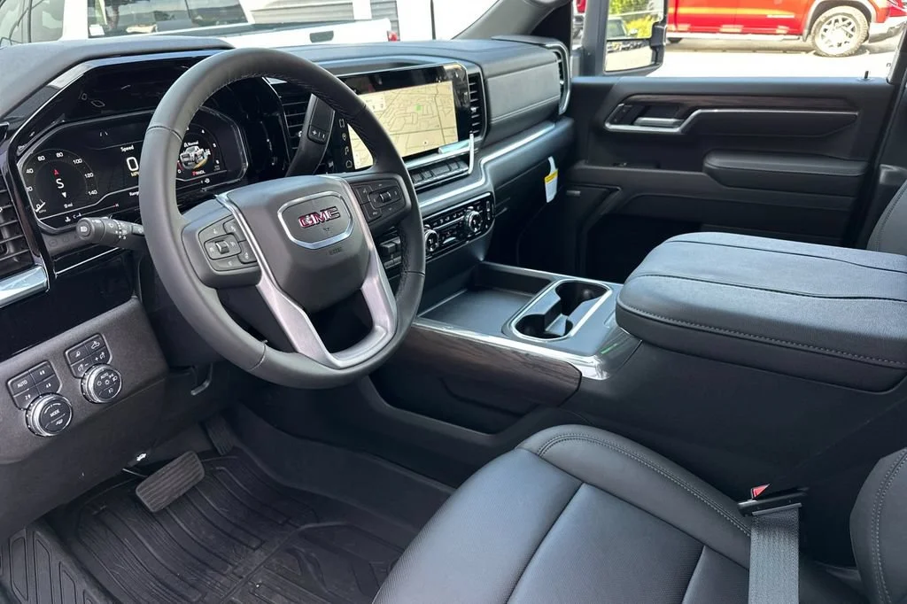 2025 GMC Sierra 2500HD SLT - Photo 7