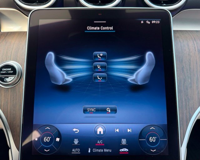Certified Used 2024  Mercedes-Benz GLC 300 image 23
