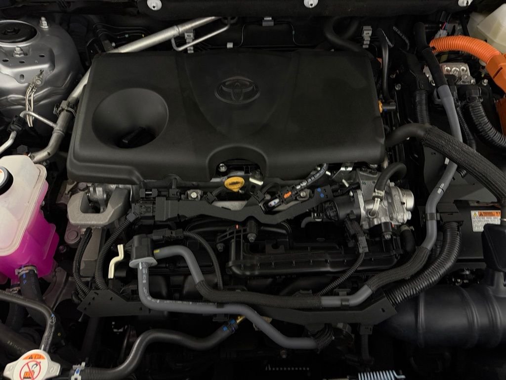 Certified Used 2025 Silver Toyota XLE image 33