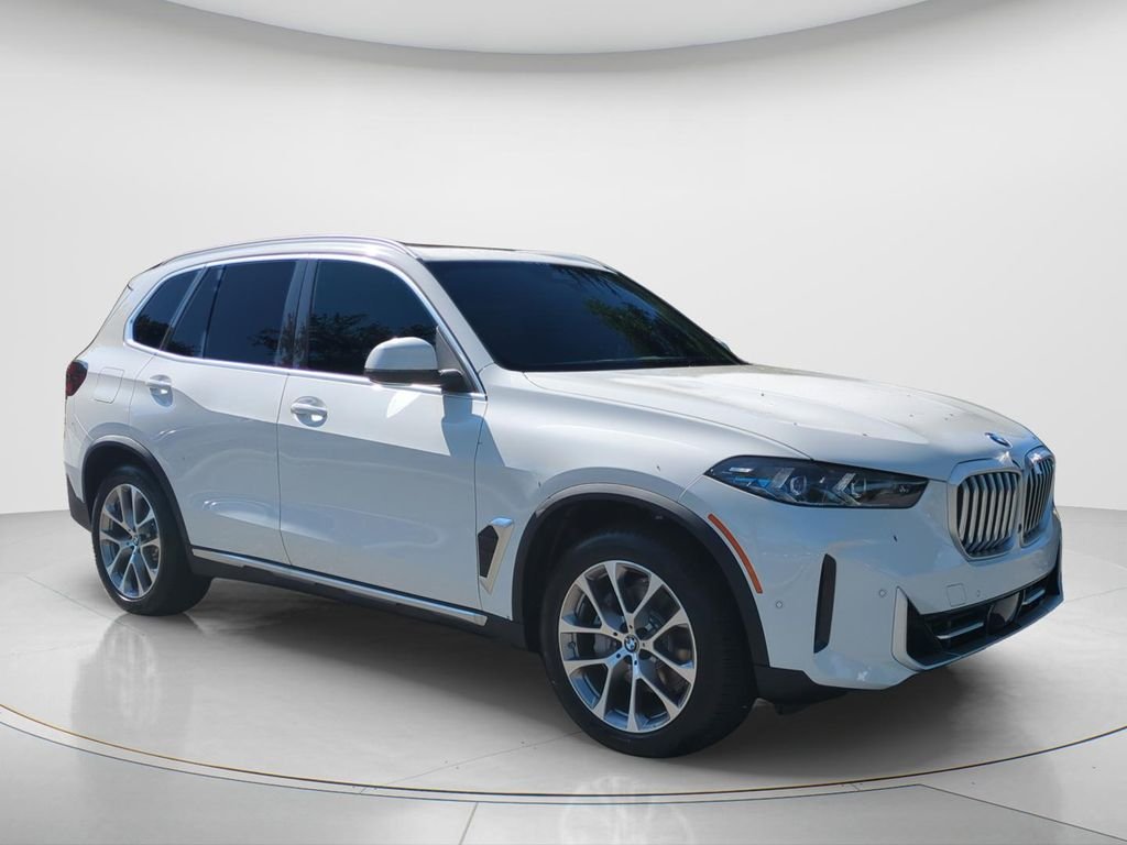 New 2026 Alpine White BMW sDrive40i image 3