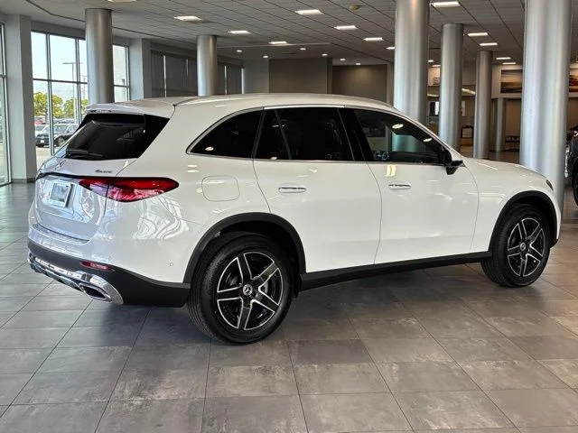 Used 2026 White Mercedes-Benz GLC 300 image 4
