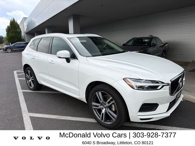 Used 2020 White Volvo T5 Momentum image 2