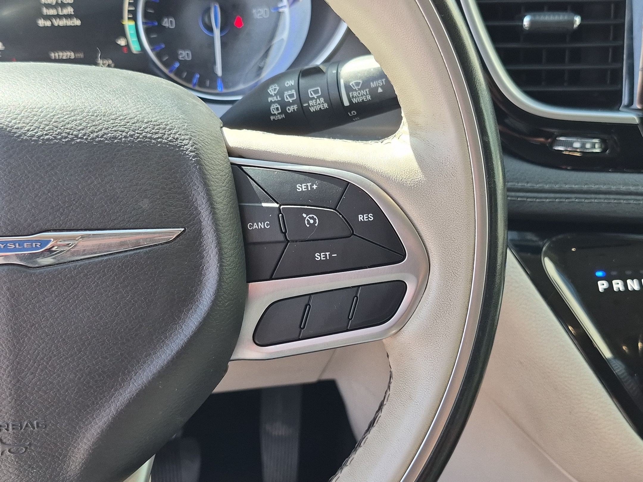 Used 2019 Granite Crystal Metallic Clearcoat Chrysler Limited image 18