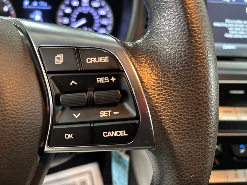 Used 2018 Gray Hyundai SE image 20