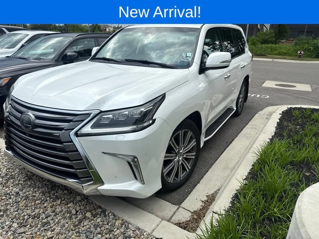 2017 Lexus LX 600 570's photo