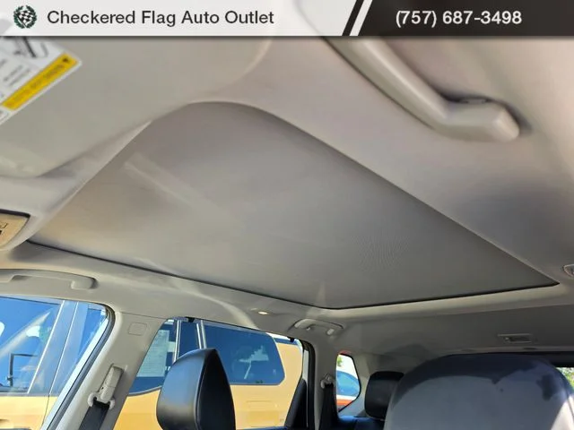 Used 2021 Pearl White Nissan SV image 9