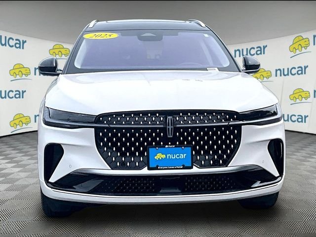 Used 2025 White Lincoln Reserve image 2
