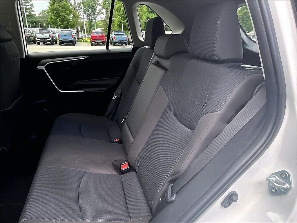 Used 2025 White Toyota LE image 15