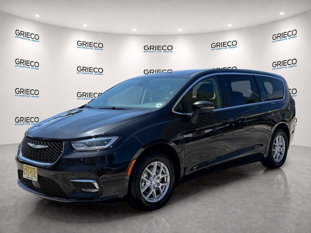 Used 2023 Black Chrysler Touring L image 3