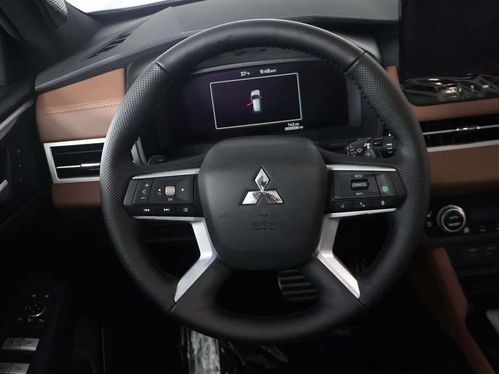 New 2026 White Mitsubishi SEL image 45