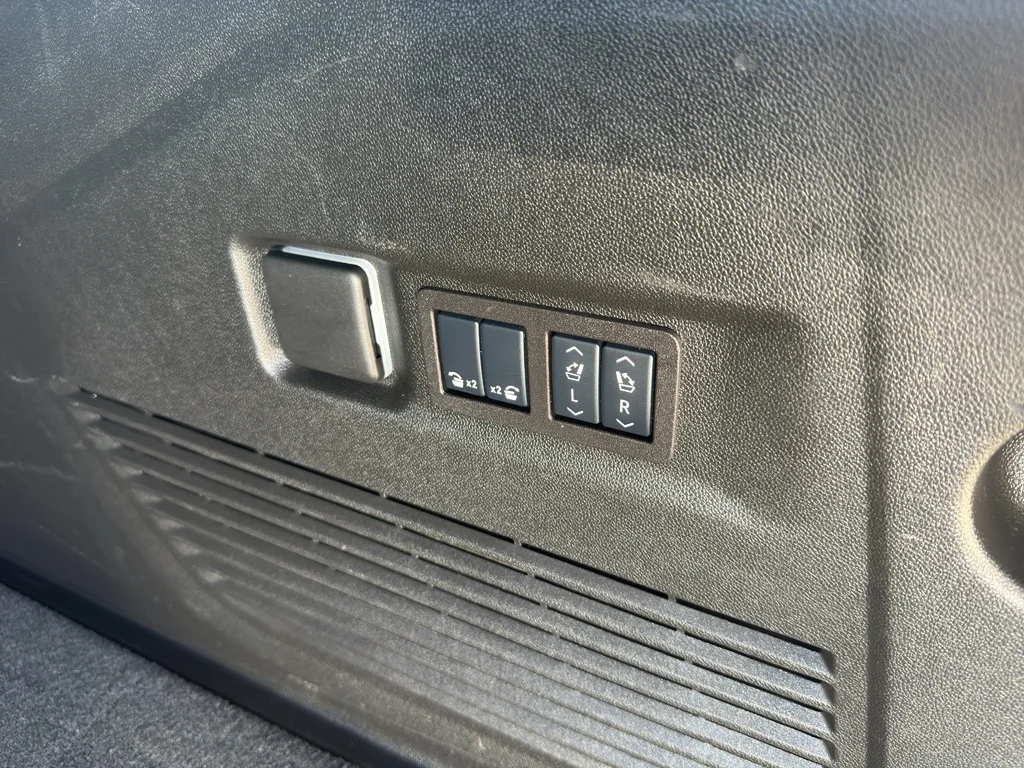 Used 2025 White GMC Denali image 16