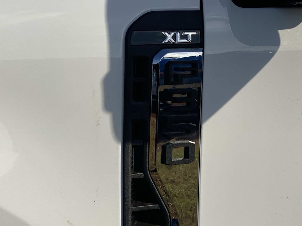 New 2026 Oxford White Ford F-350® XLT image 8