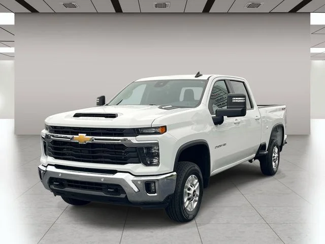 Used 2025 White Chevrolet LT image 8
