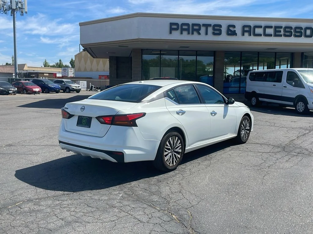 2025 Nissan Altima SV - Photo 7