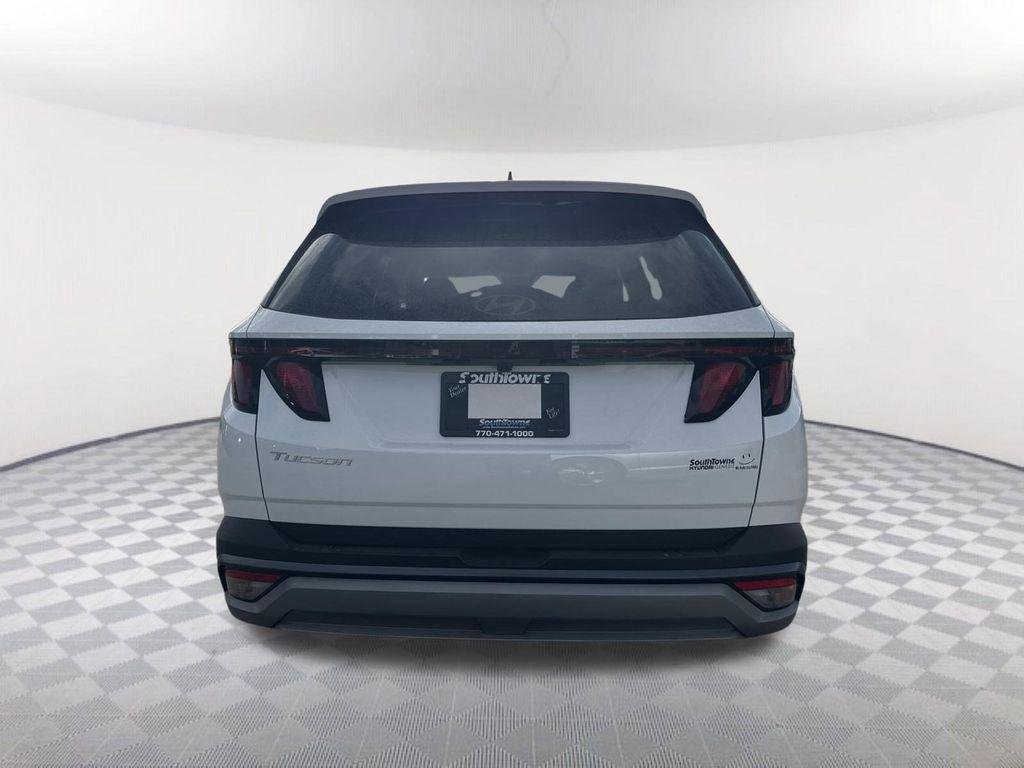 New 2026 White Hyundai SEL FWD image 5