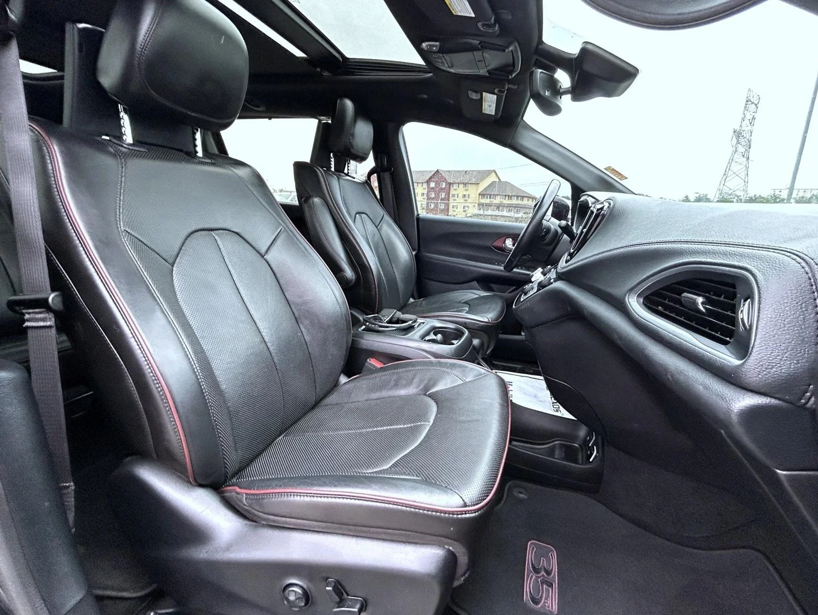 Used 2020 Black Chrysler Limited image 16