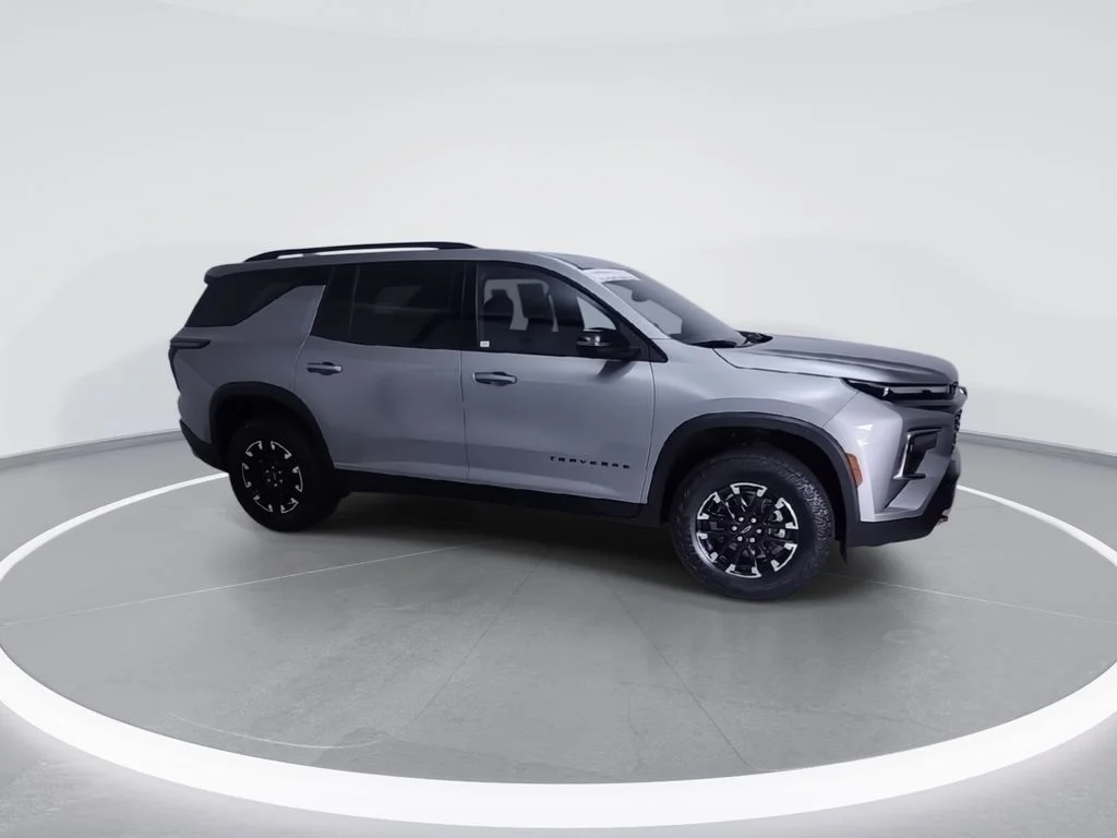 Used 2025 Gray Chevrolet Z71 image 9