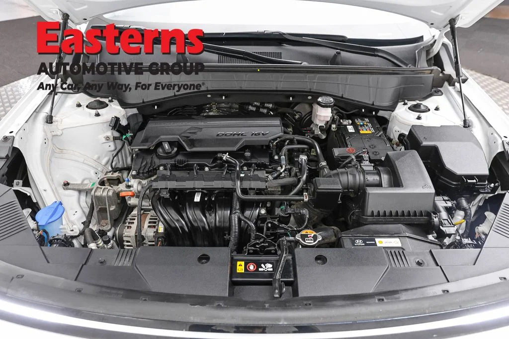 Used 2024 White Hyundai SEL image 7