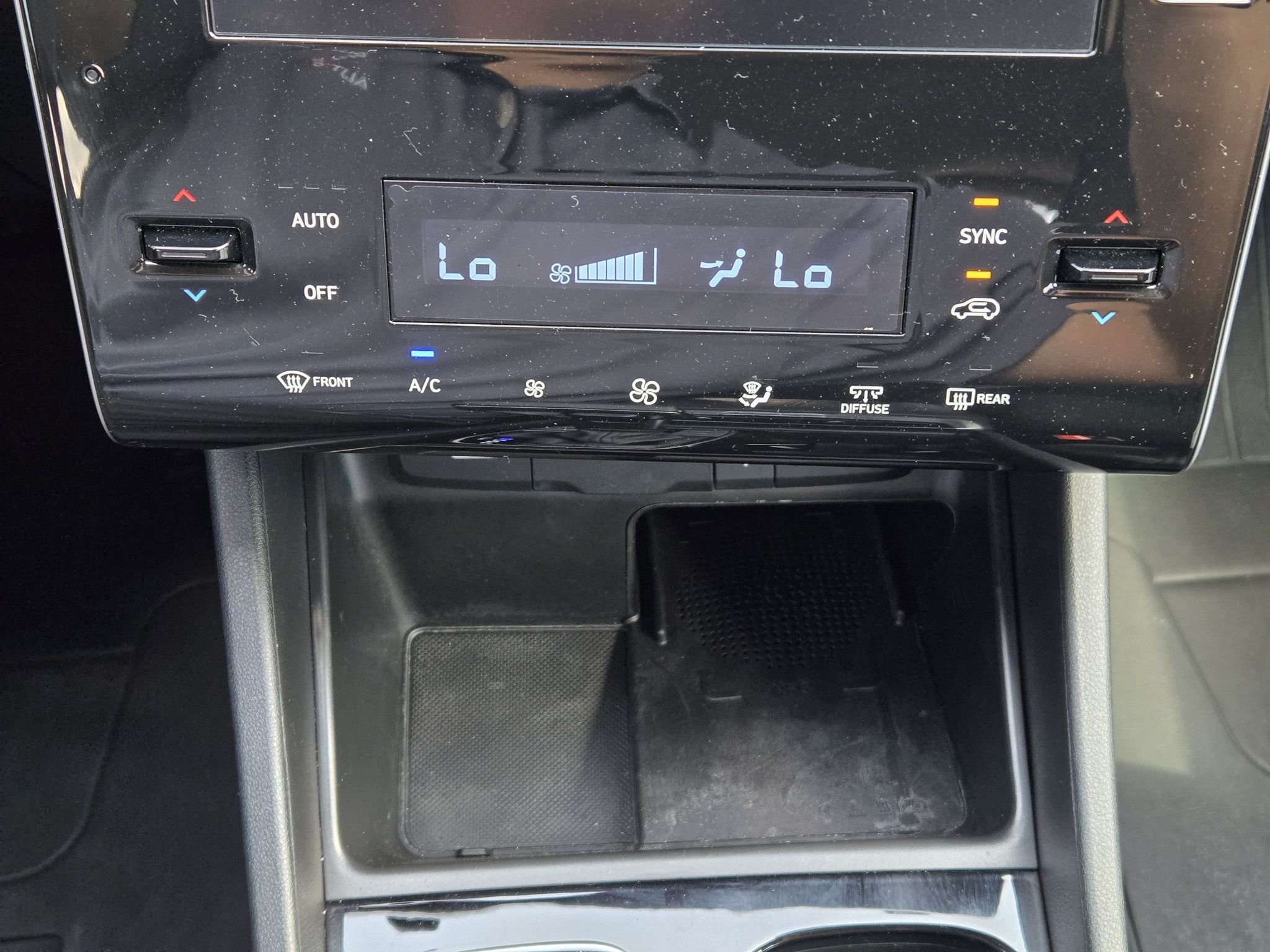 Used 2024 White Pearl Hyundai SEL image 18