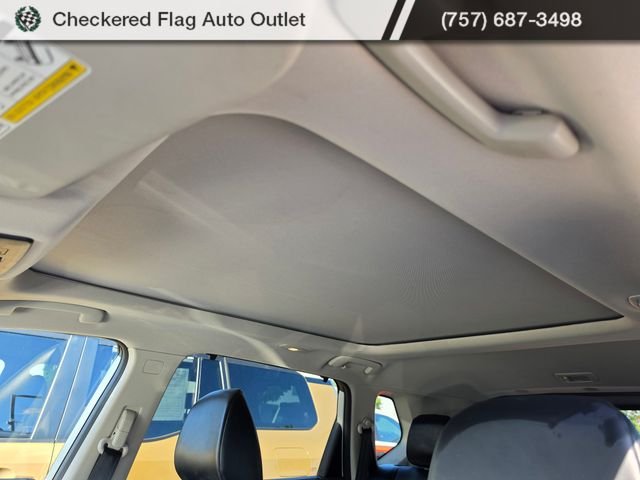 Used 2021 Pearl White Nissan SV image 9
