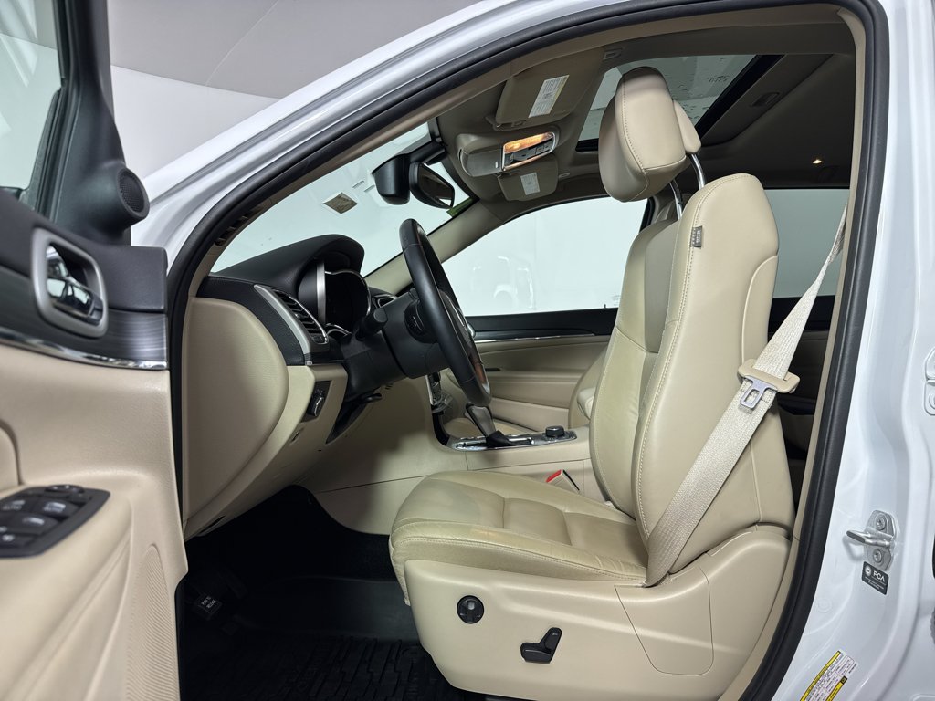 Used 2021 Bright White Clearcoat Jeep Limited image 5