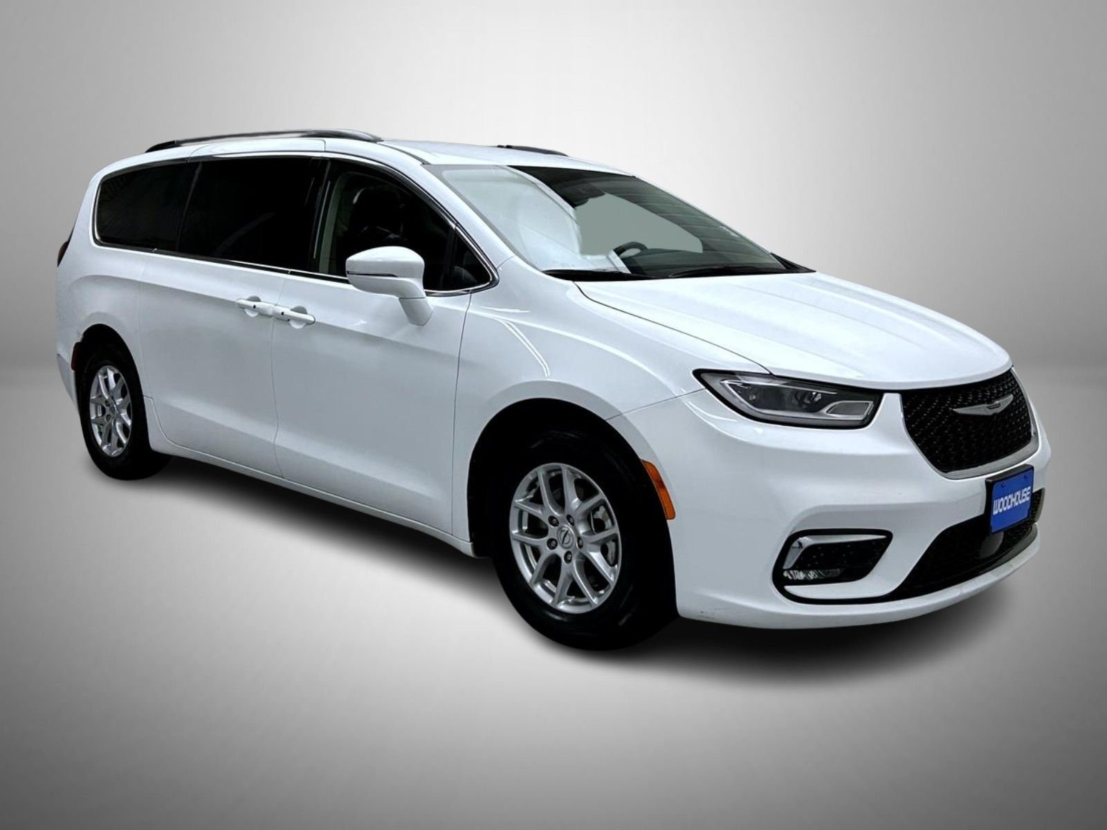 Used 2022 White Chrysler Touring L image 3