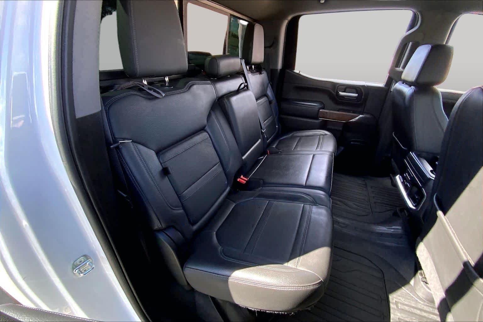 Used 2021 White Frost Tricoat GMC Denali image 17