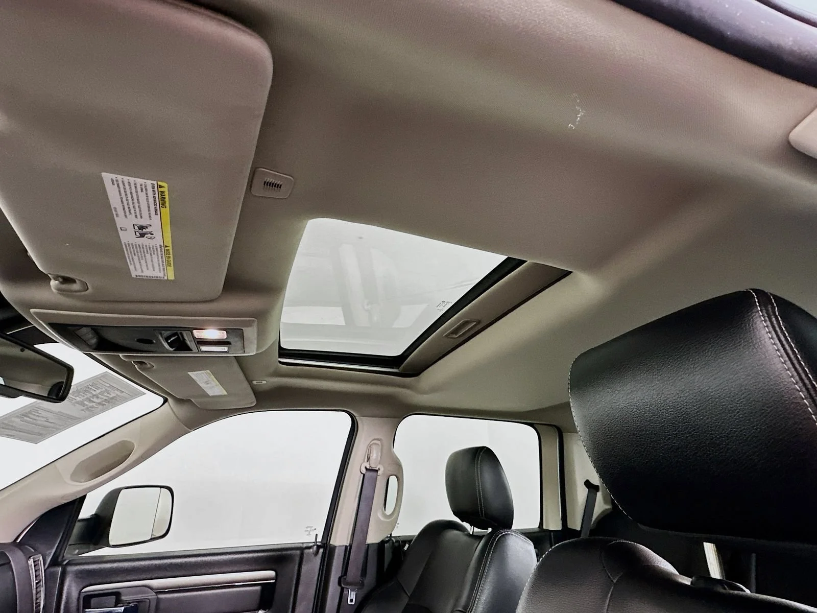 Used 2017  Ram Sport image 22