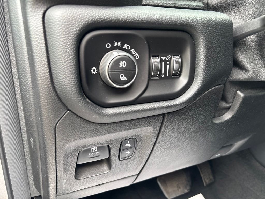 Used 2020 Silver Ram Laramie image 26