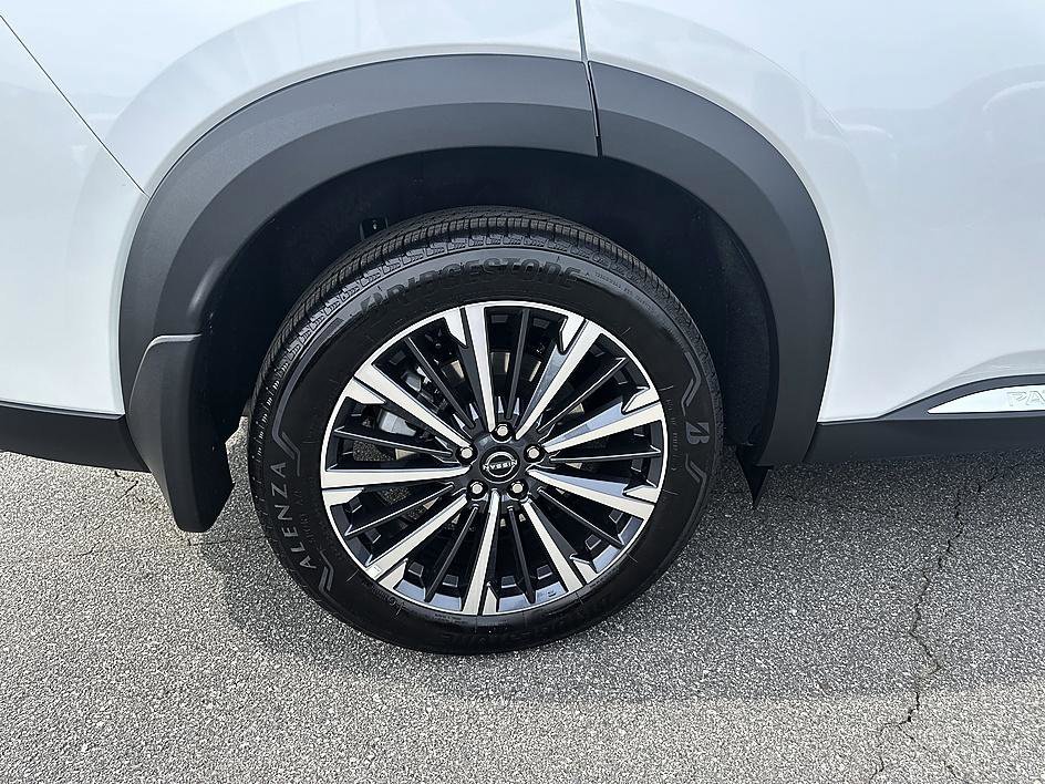 Certified Used 2026 Everest White Pearl Tricoat Nissan Platinum image 11