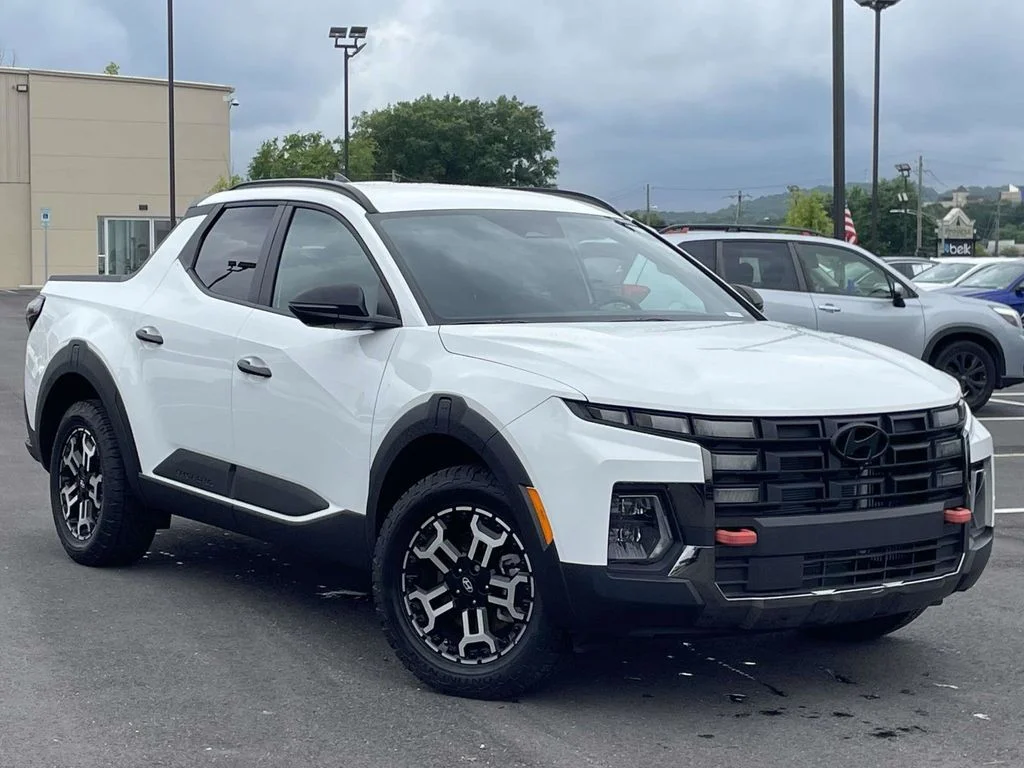 Certified Used 2025 White Hyundai XRT image 1