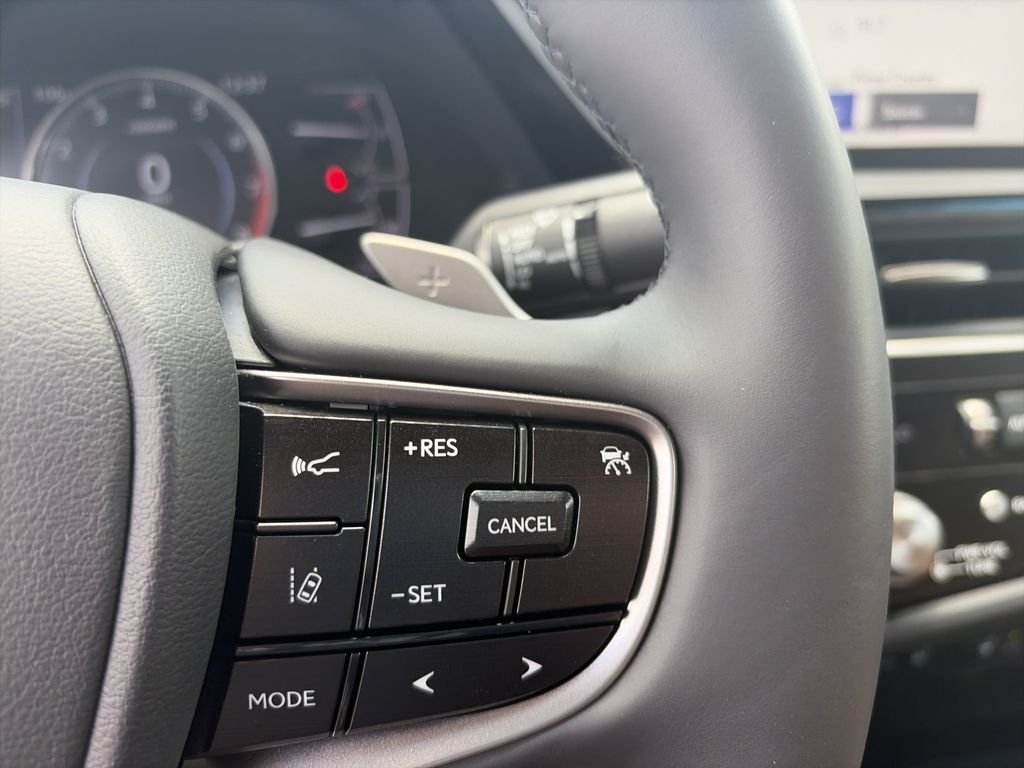 Used 2023 Black Lexus 350 image 22
