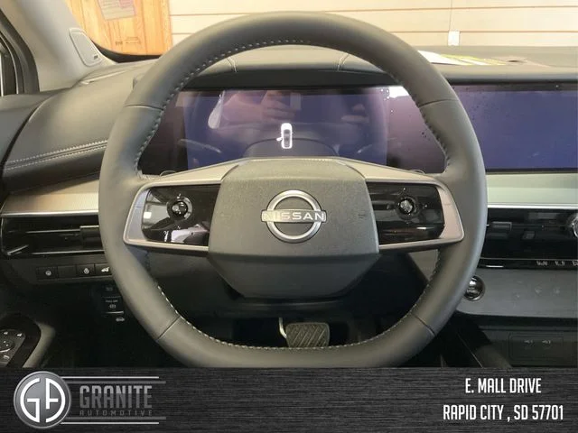 New 2025 Everest White TriCoat Nissan SL image 18